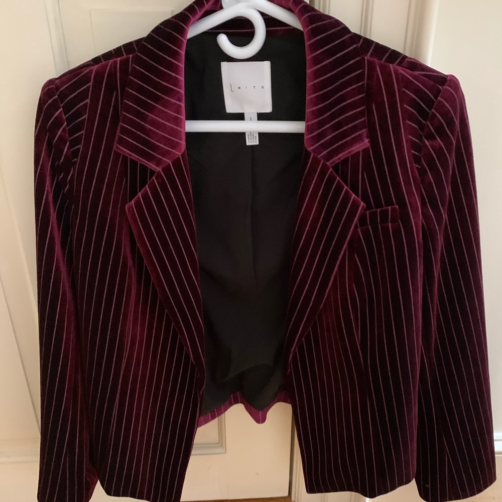 Leith short-waisted purplish maroon striped blazer.